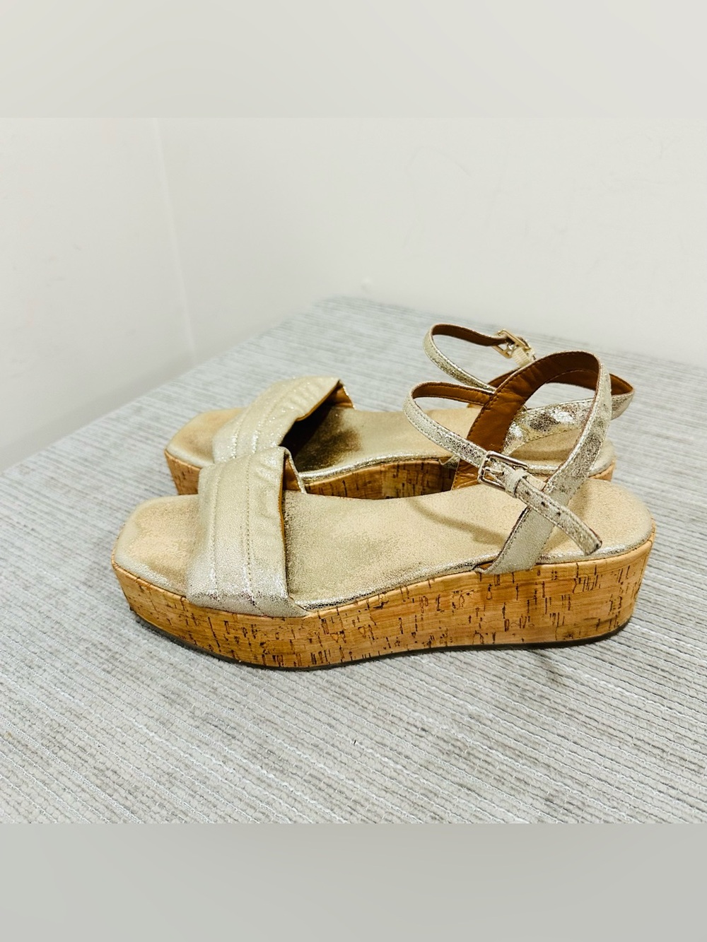 Franco Sarto Gold Metallic Platform Wedge Sandals Cork Sole Ankle Strap Size 9M